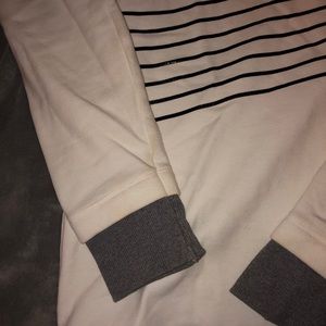 Black and white under armor sweatshirt